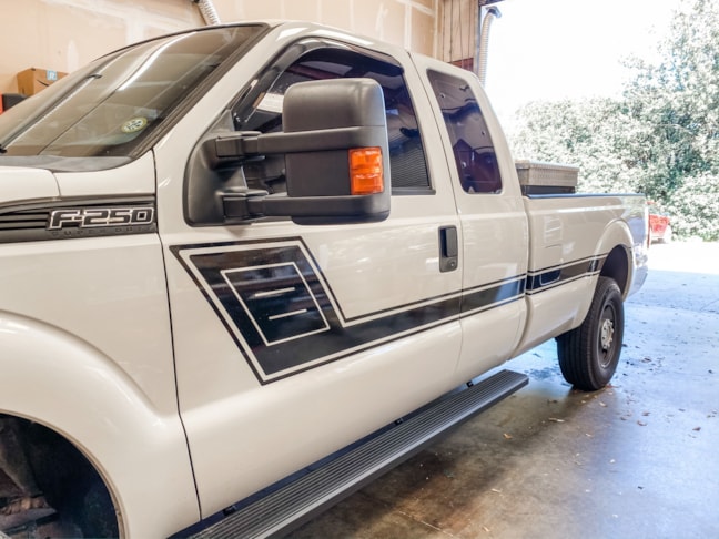 Vehicle Graphics & Lettering