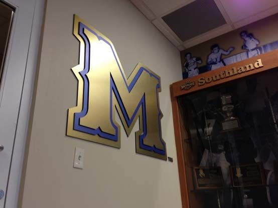 3D Signs & Dimensional Lettering