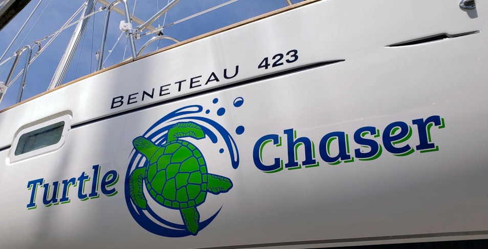 Boat name with graphic 