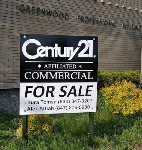 Corrugated plastic commercial real estate sign on u-posts 
