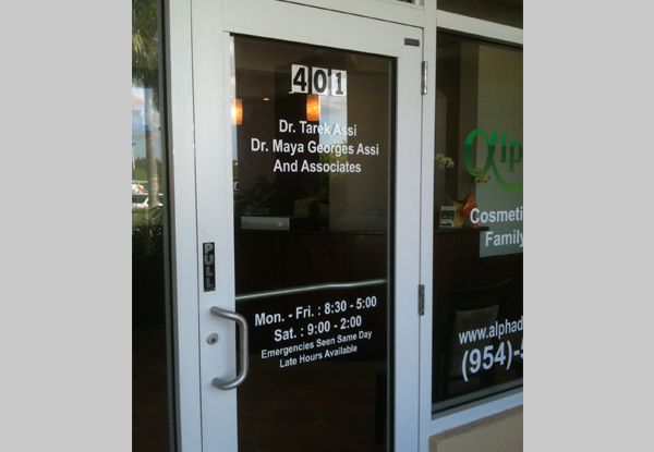  - Image360-bocaraton-window-lettering-hours-dentist