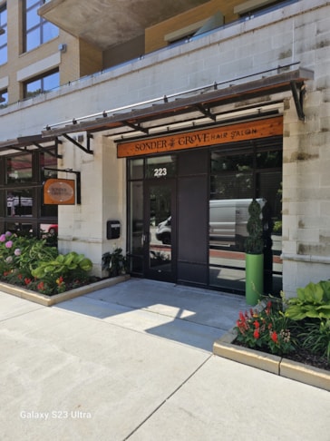 3D Signs & Dimensional Letters | Retail