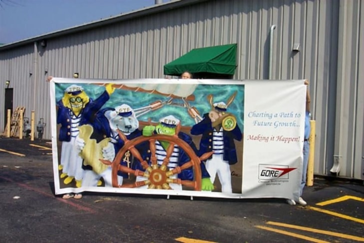 ustomized graphic building signs